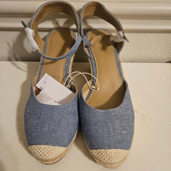 NWT Women's Ann Taylor Loft Outlet Chambray Blue Wedge Espadrilles, Size 10M - Picture 1 of 5